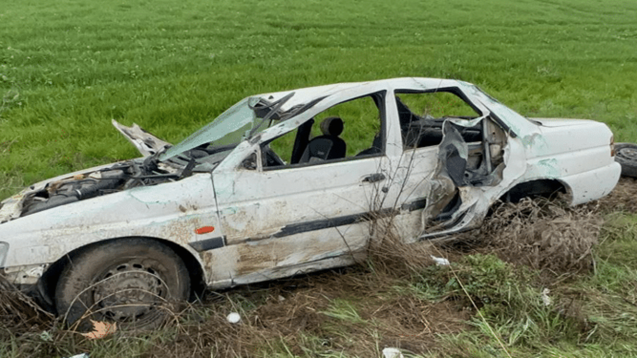 Elazığ'da Hurdaya Dönen Araçtan Sağ Çıktı