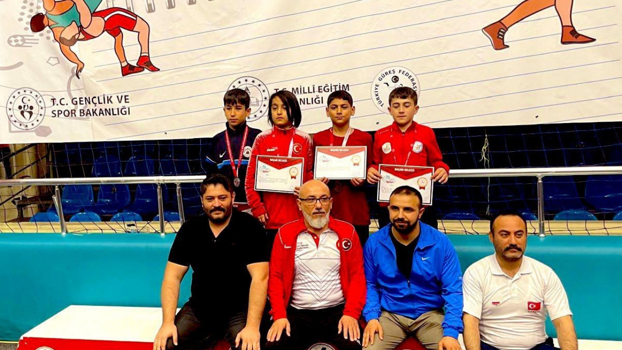 Elazığlı güreşçiden Türkiye 3.’lüğü