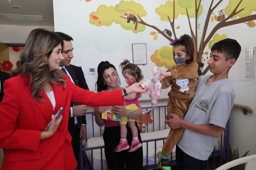 Elazığ Fethi Sekin Şehir Hastanesi'nde Tedavi Gören Çocuklar için 23 Nisan Etkinliği