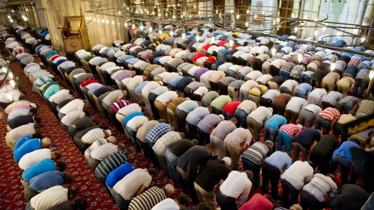 Diyanet 14 Kasım Cuma Hutbesi'ni Yayınladı: "Vatan ve Millet Ruhumuz"