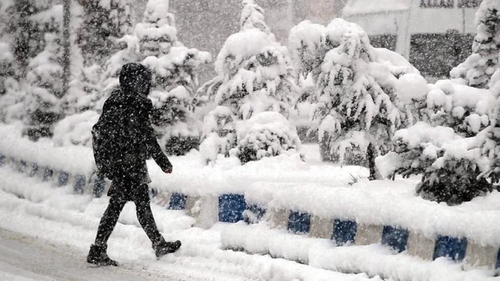 2026 MEB TAKVİMİ NETLEŞTİ! Sömestr Ne Zaman? 2. Ara Tatil Ramazan Bayramı ile Birleşiyor mu?