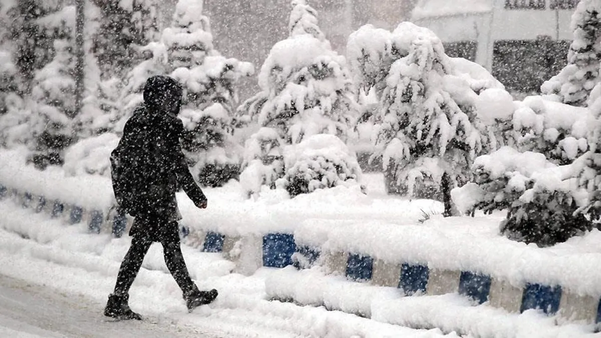 2026 MEB TAKVİMİ NETLEŞTİ! Sömestr Ne Zaman? 2. Ara Tatil Ramazan Bayramı ile Birleşiyor mu?