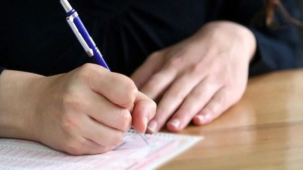 AÖL Sınavları İçin Son Uyarı! Yarın Başlıyor: İşte Oturum Saatleri ve Giriş Belgesi Ekranı