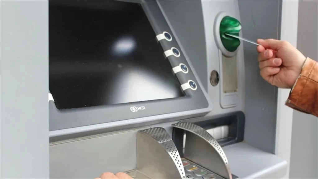 ATM'lerde Yeni Dönem Başlıyor! Para Çekme Limitleri Değişti: İşte 2026 Tarifesi!