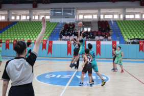 Elazığ'da Geleceğin Dev Adamları Parkedeydi! U14 Basketbolda Şampiyon Belli Oldu!