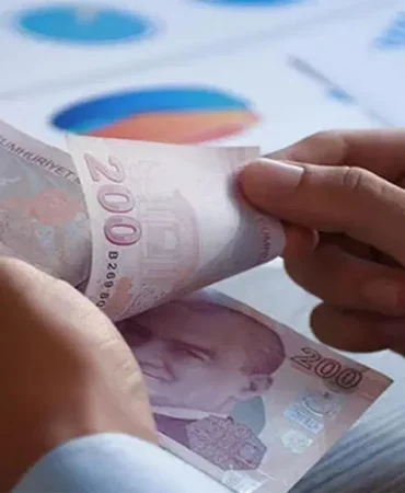 MEMUR ZAMMI İÇİN HESAPLAR DEĞİŞTİ! İşte Kuruşu Kuruşuna 2026 Ocak Maaş Tablosu: Öğretmen, Polis, Doktor Ne Kadar Alacak?