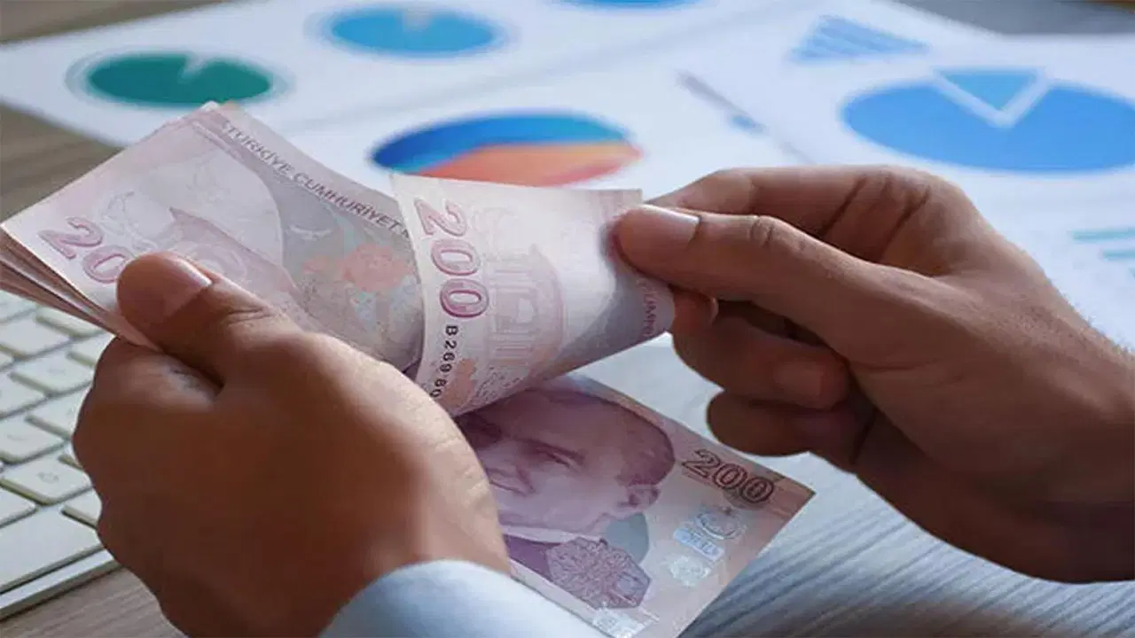 MEMUR ZAMMI İÇİN HESAPLAR DEĞİŞTİ! İşte Kuruşu Kuruşuna 2026 Ocak Maaş Tablosu: Öğretmen, Polis, Doktor Ne Kadar Alacak?