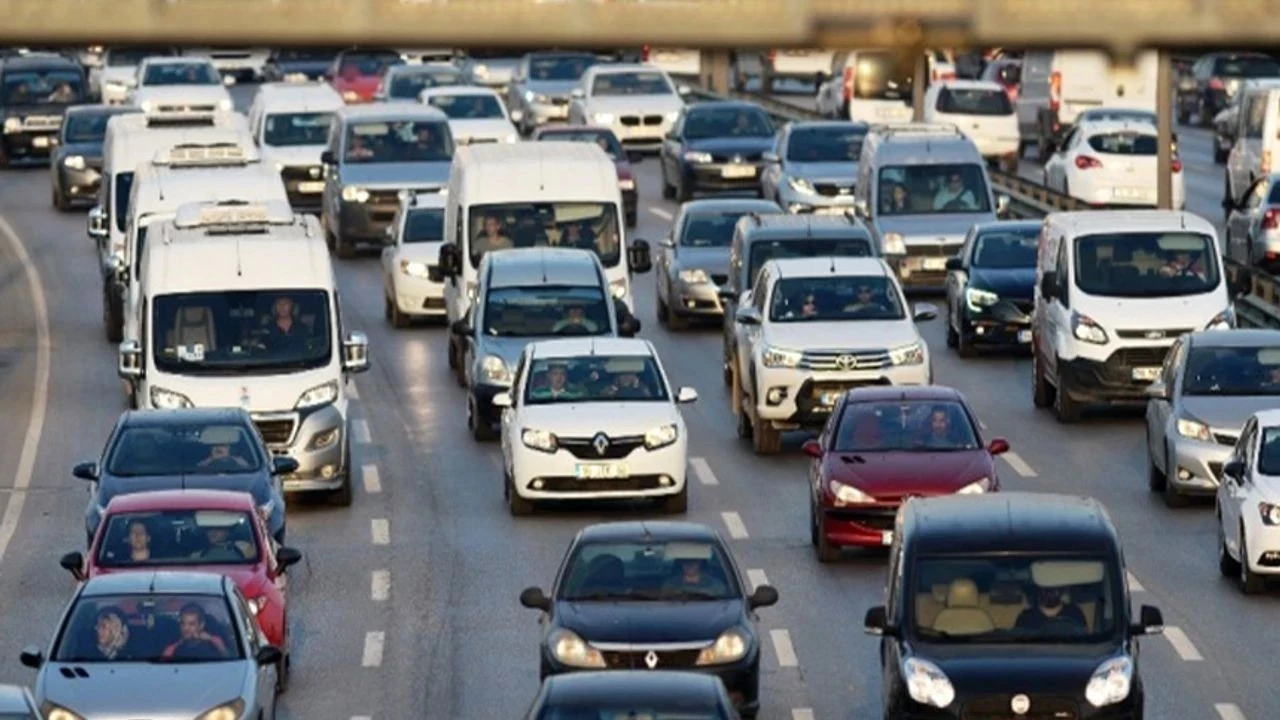 Motorlu Taşıtlar Vergisi (MTV) zammı 2026 belli oldu! İndirimli oran açıklandı: İşte ödeme takvimi