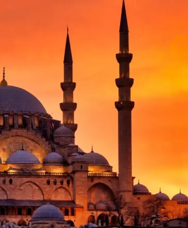 RAMAZAN NE ZAMAN BAŞLIYOR? Diyanet 2026 Takvimini Açıkladı: İşte İlk Sahur ve Bayram Tarihi!