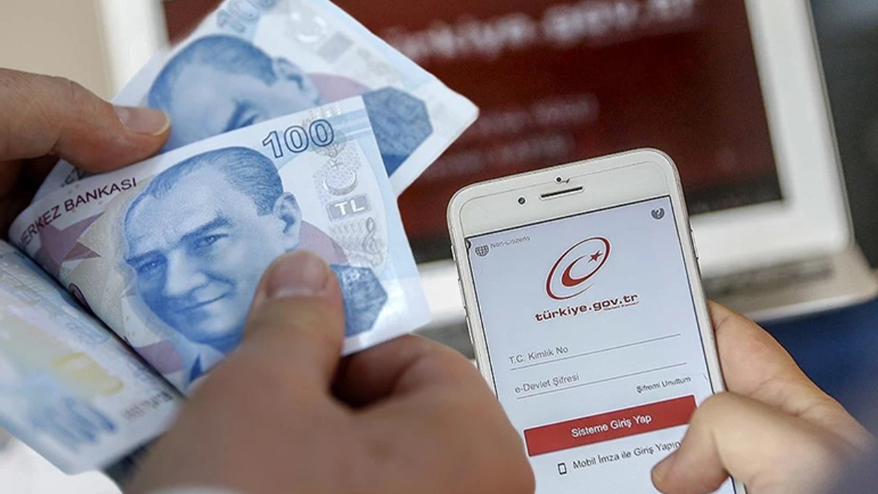 Üniversiteliler Dikkat! KYK Burs ve Kredi Sonuçları Açıklandı: İlk Ödeme Ne Zaman, Toplu Para Yatacak mı?