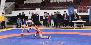 Elazığ'da Düzenlenen Güreş Müsabakasına 16 İlden 270 Genç Sporcu Katıldı!
