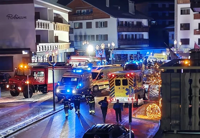 İsviçre'de yılbaşı gecesi korkunç patlama: Kayak merkezi alevlere teslim, çok sayıda can kaybı var!