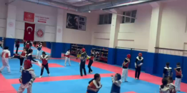 Elazığ Gençlik Spor Salonları Gençlerin İsteğiyle Konser Alanına Döndü!