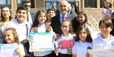 Elazığ Valisi Hatipoğlu’ndan Öğrencilere Yarıyıl Mesajı: "Karneleriniz Azminizin Yansımasıdır"