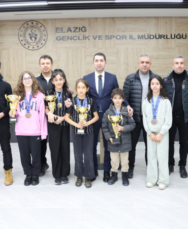 Elazığ'a eskrimde Türkiye Şampiyonluğu! Genç sporcular Sivas ve Konya’dan madalyalarla döndü