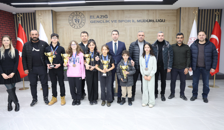 Elazığ'a eskrimde Türkiye Şampiyonluğu! Genç sporcular Sivas ve Konya’dan madalyalarla döndü