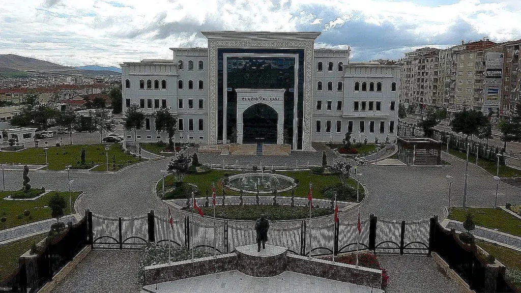 Elazığ'da 1 haftada 213 şahıs yakalandı, 36 kişi tutuklandı ve 100 Araç Trafikten Men Edildi!
