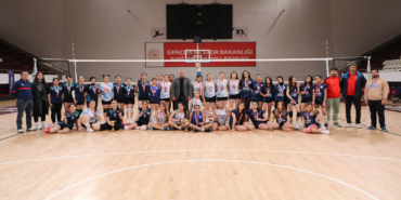 Elazığ’da "Küçük Kadınlar" Voleybol Ligi Sona Erdi: Şampiyon Belli Oldu!