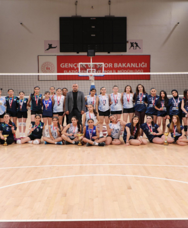 Elazığ’da "Küçük Kadınlar" Voleybol Ligi Sona Erdi: Şampiyon Belli Oldu!