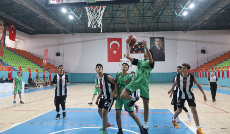 Elazığ’da Okul Sporları Rüzgarı Esti: 3 Branşta Dereceye Girenler Belli Oldu!