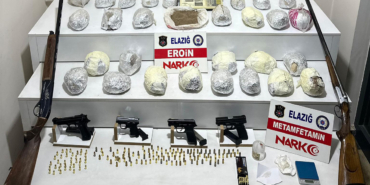 Elazığ’da Zehir Tacirlerine Operasyon: 30 Kilo Eroin ve Cephanelik Silah Ele Geçirildi!