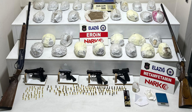 Elazığ’da Zehir Tacirlerine Operasyon: 30 Kilo Eroin ve Cephanelik Silah Ele Geçirildi!