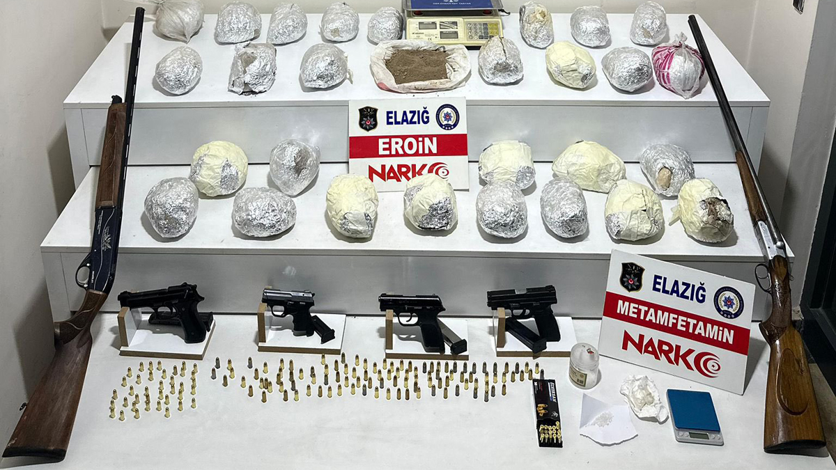 Elazığ’da Zehir Tacirlerine Operasyon: 30 Kilo Eroin ve Cephanelik Silah Ele Geçirildi!