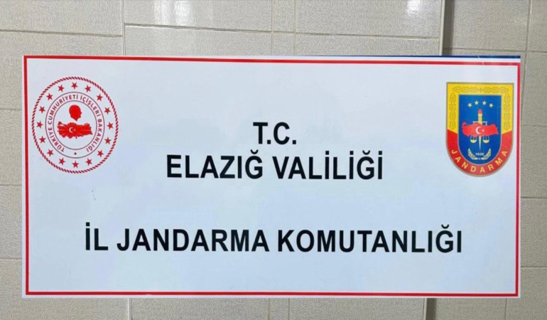 Elazığ Palu'da Uyuşturucu Operasyonunda 5 Kiloya Yakın Esrar Ele Geçirildi!