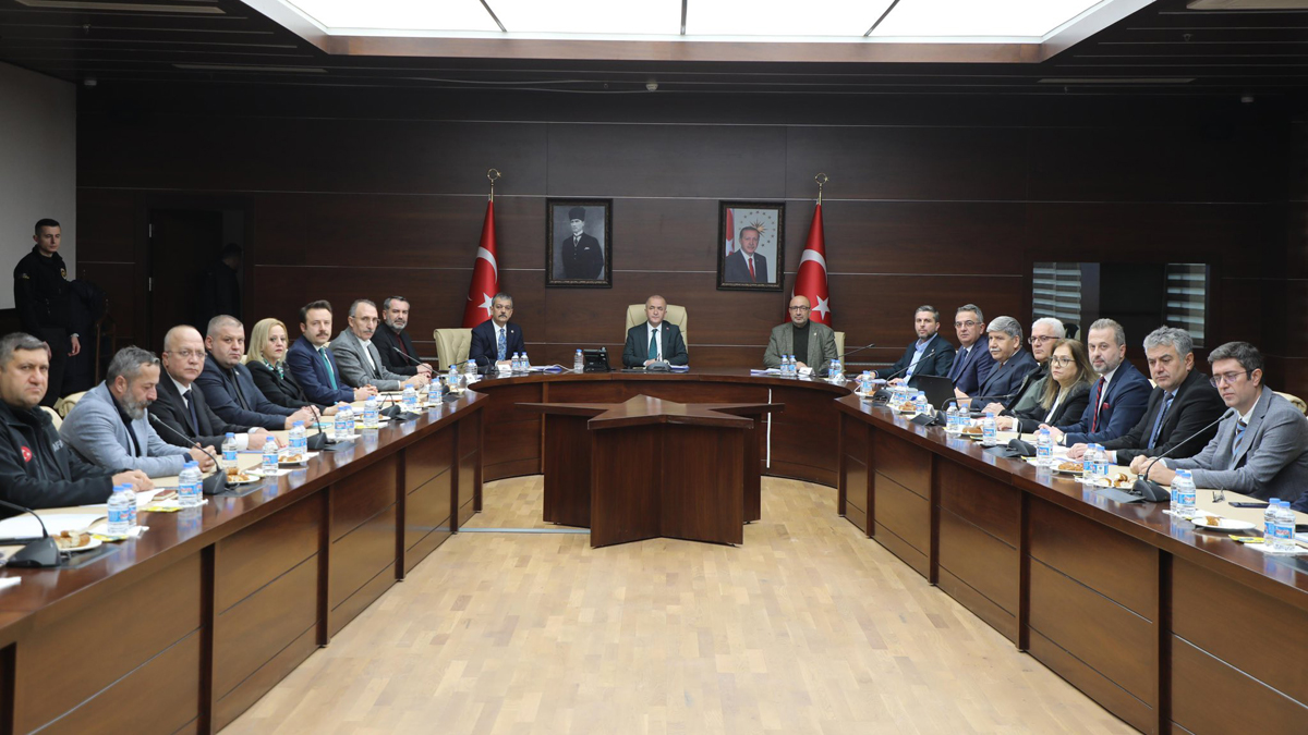 Elazığ’ın Zirvesi Bir Araya Geldi: 2025 Yatırımları İncelendi, 2026 Yol Haritası Çizildi! 6 Elazığ’ın Zirvesi Bir Araya Geldi: 2025 Yatırımları İncelendi, 2026 Yol Haritası Çizildi!