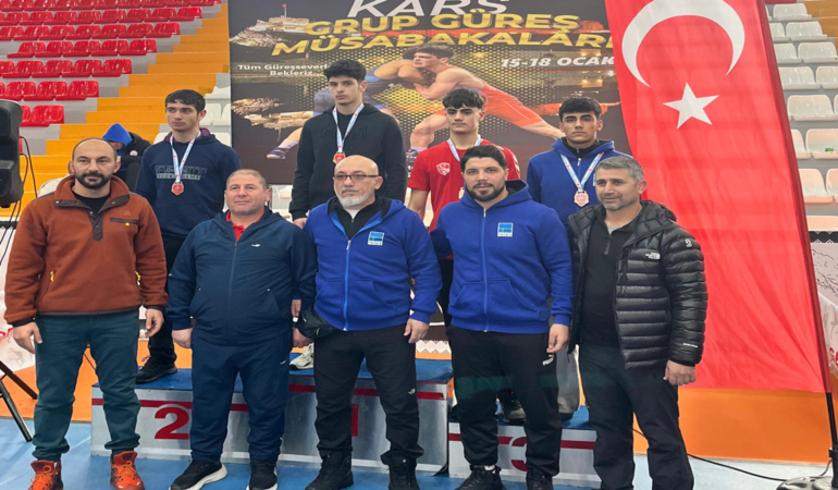 Elazığlı Güreşçilerden Kars’ta Başarı: 3 Sporcu Türkiye Finallerinde!