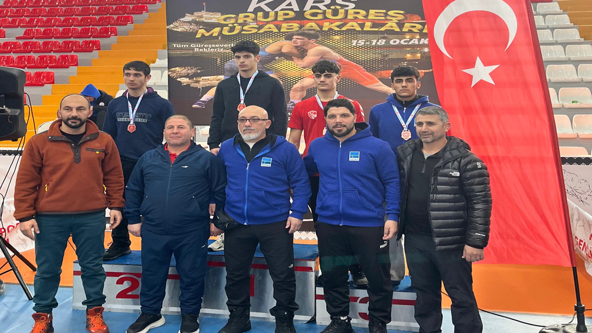 Elazığlı Güreşçilerden Kars’ta Başarı: 3 Sporcu Türkiye Finallerinde!