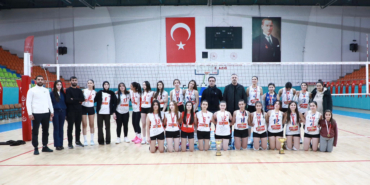 Filede Şampiyon Belli Oldu: Yıldız Kadınlar Voleybol İl Birinciliği Tamamlandı!