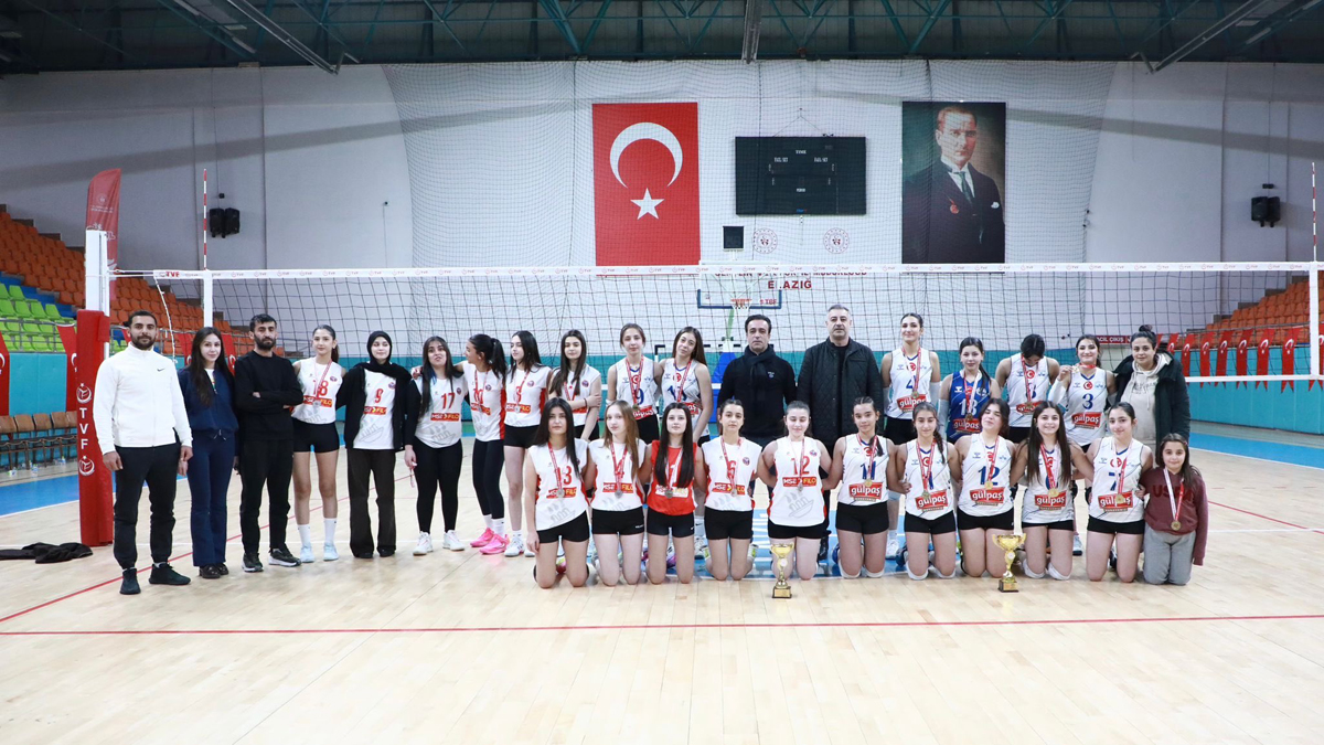 Filede Şampiyon Belli Oldu: Yıldız Kadınlar Voleybol İl Birinciliği Tamamlandı!