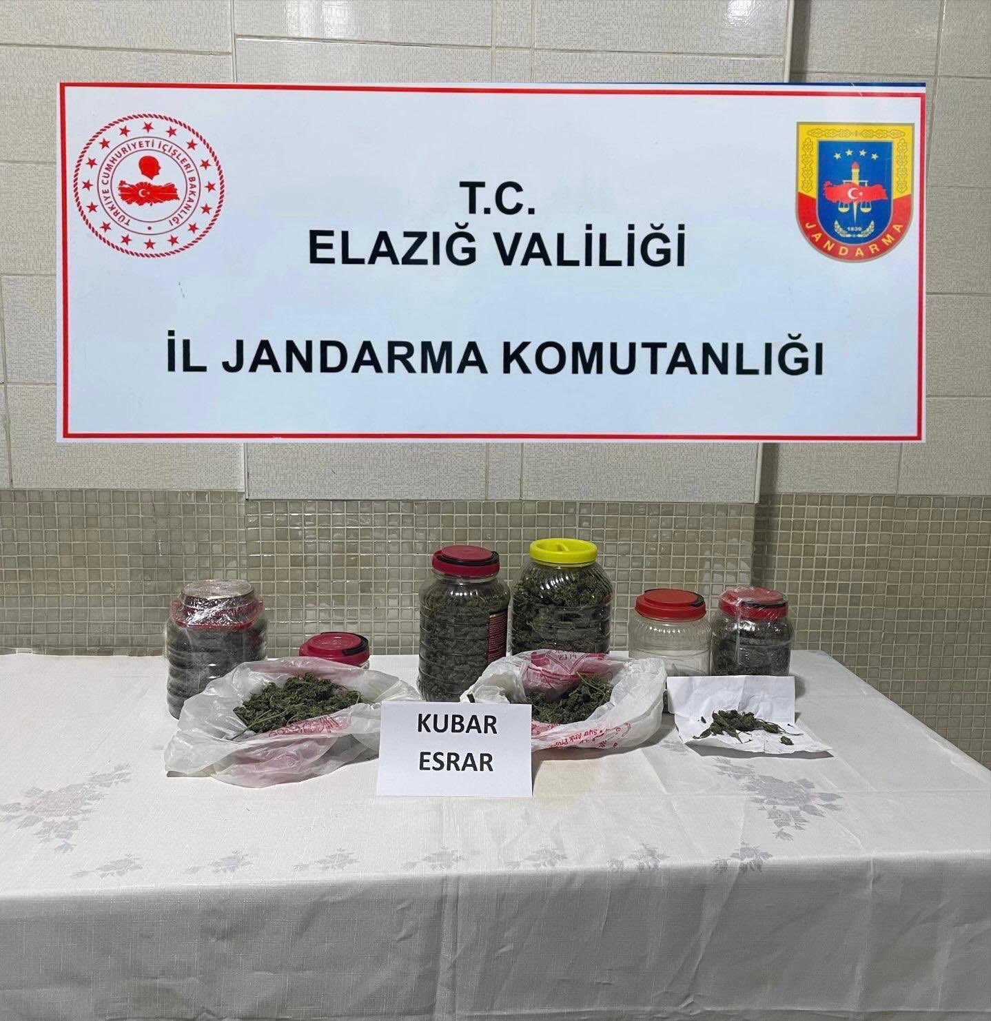 Elazığ Palu'da Uyuşturucu Operasyonunda 5 Kiloya Yakın Esrar Ele Geçirildi!