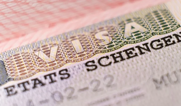 Schengen Vizesinde Yeni Dönem! O Ülke Kapılarını Sonuna Kadar Açtı! Şartları Sağlayan Oturum Alıyor!