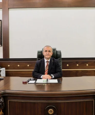 Vali Hatipoğlu'ndan 10 Ocak mesajı: "Basın mensupları demokrasimizin vazgeçilmezidir"