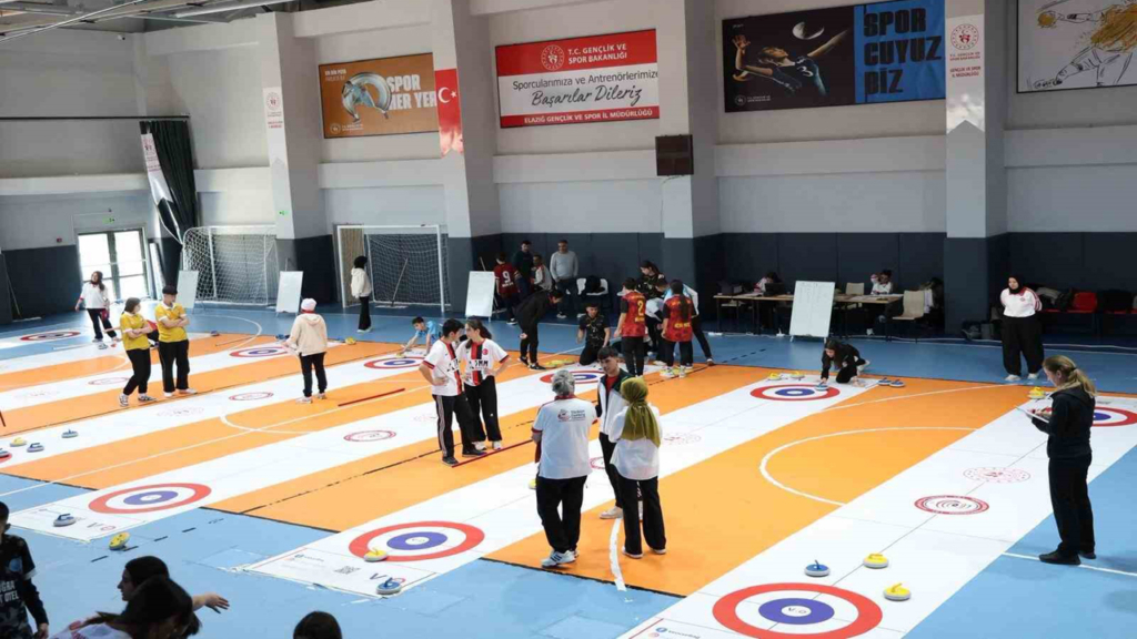 Elazığ Floor Curling Gençler Grup Müsabakalarına Başarıyla Ev Sahipliği Yaptı