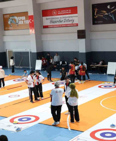Elazığ Floor Curling Gençler Grup Müsabakalarına Başarıyla Ev Sahipliği Yaptı