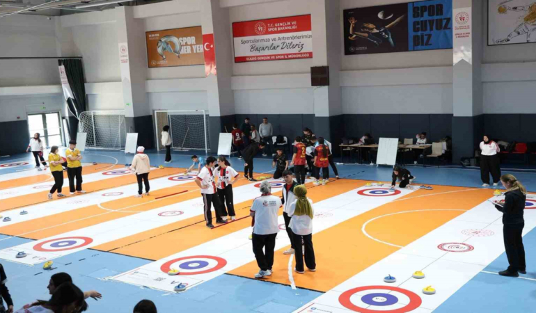 Elazığ Floor Curling Gençler Grup Müsabakalarına Başarıyla Ev Sahipliği Yaptı